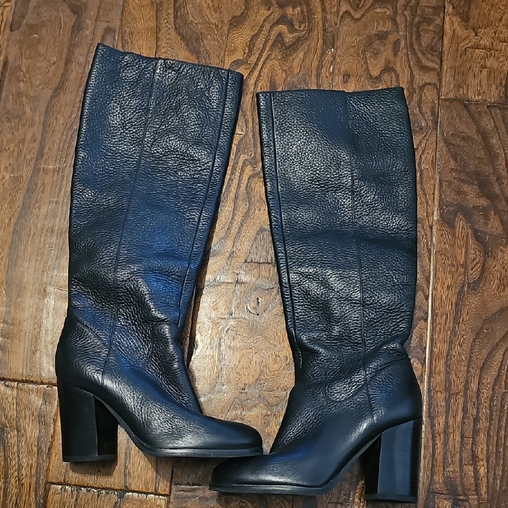 Via Spiga Black Textured Leather Heeled Boots Size 4M /34  3 1/2"